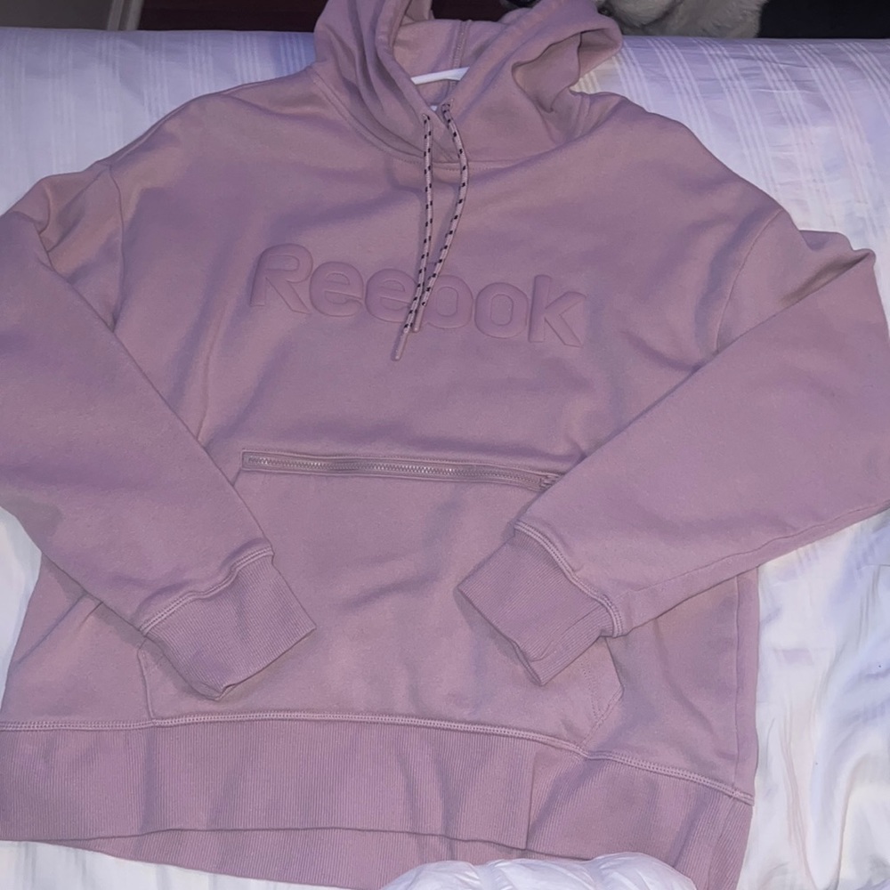 Womens medium Reebok hoodie with useable zipper pocket